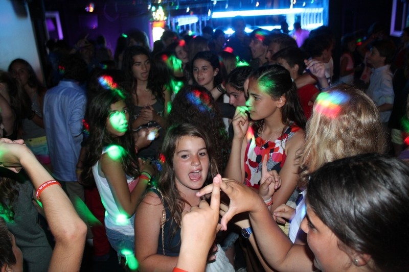 Village Camps International Summer Camp Leysin, Switzerland 2026-08-15 https://www.villagecamps.com/journals_admin/images/696-17-disco (23).jpg